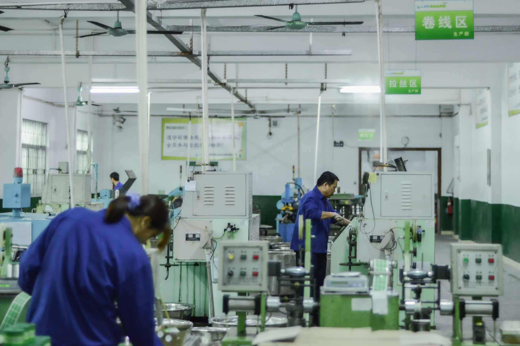 無(wú)鉛錫線生產(chǎn)車(chē)間